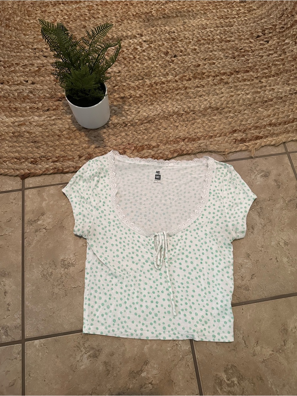 FLORAL LACE TRIM CROP TOP